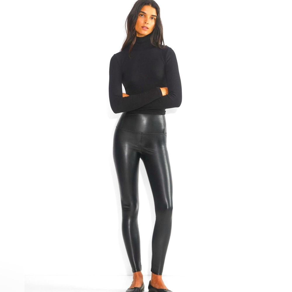 Aritzia Wilfred Free Daria Pant - Faux Leather Leggings size Small